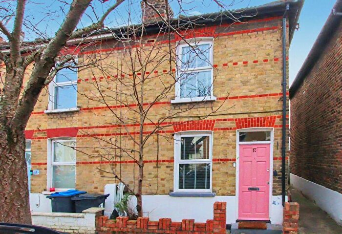 2 Bedroom End Of Terrace House For Sale In Helder Street, South Croydon, CR2