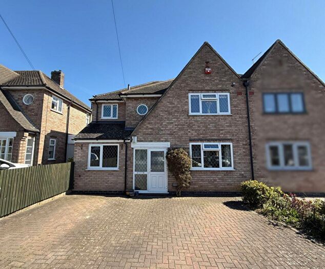 5 Bedroom Semi-Detached House For Sale In Brookside Drive, Oadby, LE2