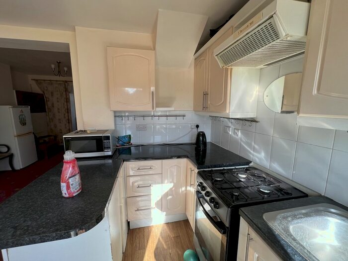 4 Bedroom Terraced House To Rent In Clifford Road, Hounslow, TW4