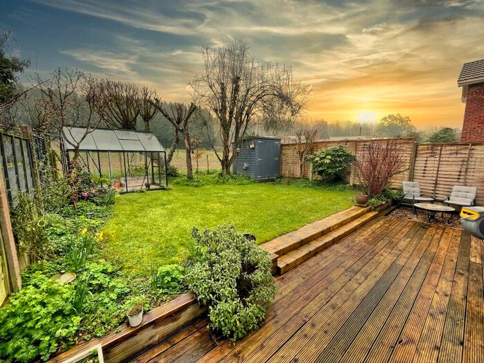 3 Bedroom Semi-Detached House For Sale In Clemley Close, Kelsall, CW6