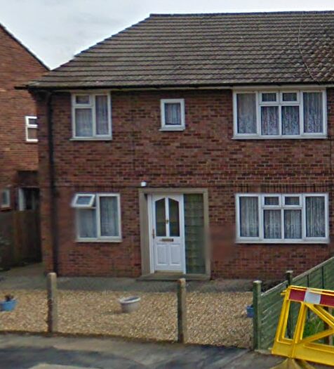 2 Bedroom Flat To Rent In Park Road, NN9