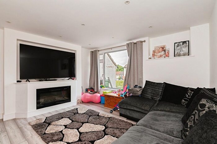 3 Bedroom Terraced House For Sale In Salesbury Drive, Billericay, Essex, CM11