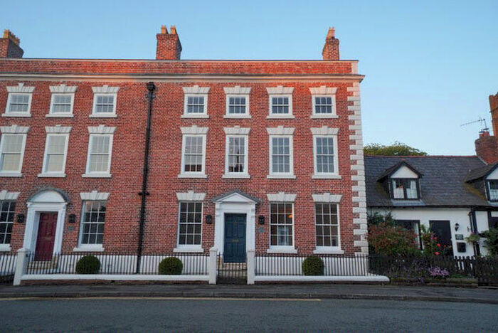5 Bedroom Semi-Detached House To Rent In Church Street, CH3