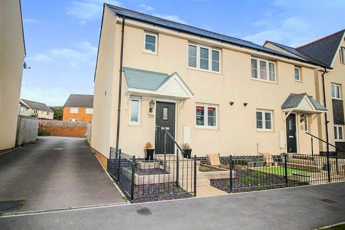 3 Bedroom End Of Terrace House To Rent In Wigeon Road, Bude, EX23