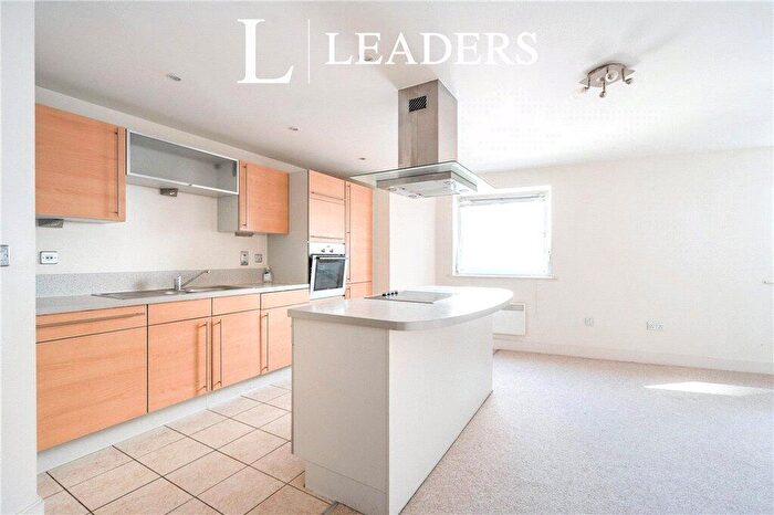 2 Bedroom Apartment For Sale In The Canalside, Gunwharf Quays, Portsmouth, PO1