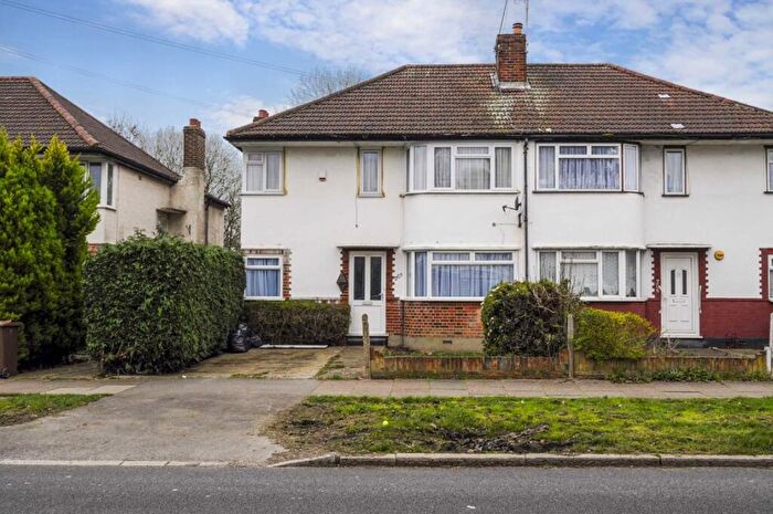 2 Bedroom Maisonette To Rent In Shaftesbury Avenue, Harrow, HA2