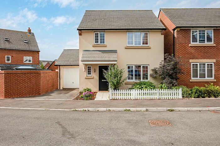 3 Bedroom Detached House For Sale In Pearce Drive, Faringdon, Oxfordshire, SN7