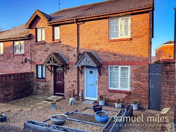 2 Bedroom End Of Terrace House For Sale In Castleton Road, Middleleaze, Swindon, SN5