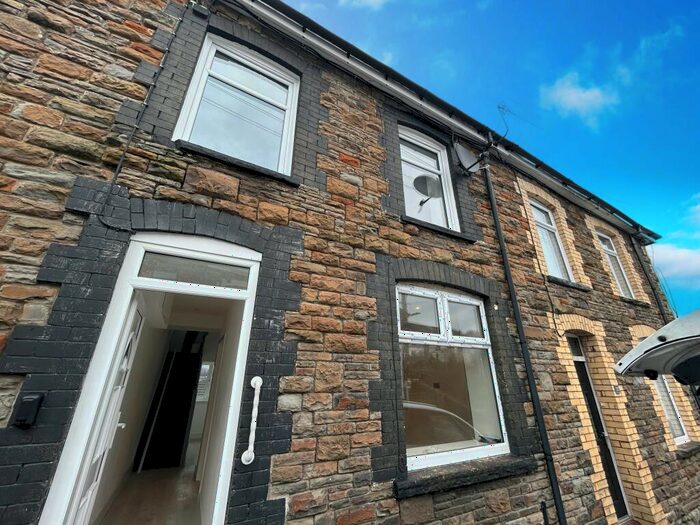 3 Bedroom House To Rent In Leyshon Street, Pontypridd, CF37