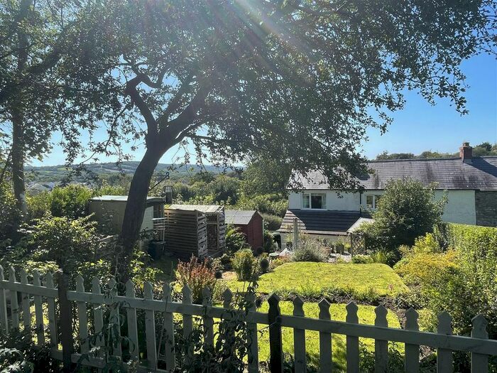 3 Bedroom Semi-Detached House For Sale In Heol Yr Ysgol, Cefneithin, Llanelli, SA14