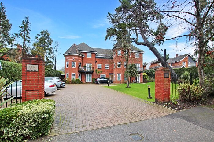 3 Bedroom Flat To Rent In Frithwood Avenue, Northwood, HA6