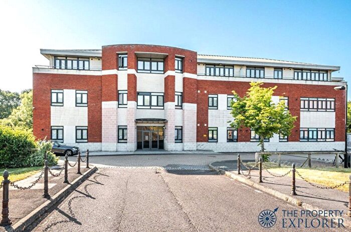 1 Bedroom Flat To Rent In Spinnaker House, Lime Tree Way, Hampshire Int Business Park, Chineham, RG24