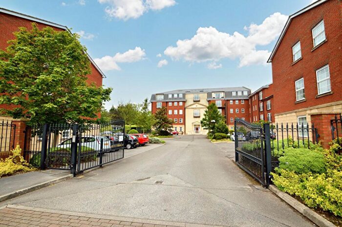 2 Bedroom Apartment For Sale In Wentworth Court, Higher Lane, M45