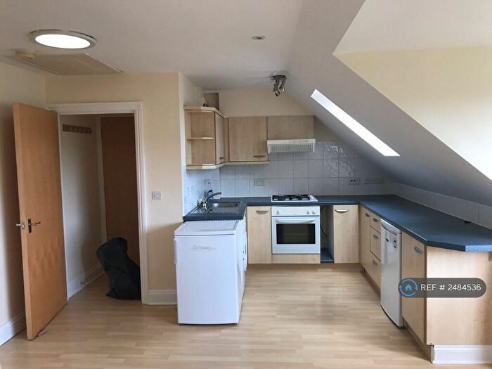 1 Bedroom Flat To Rent In Wychdell, Stevenage, SG2