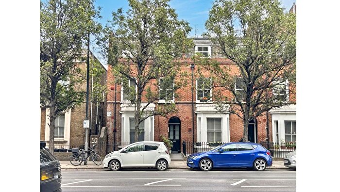 2 Bedroom Flat For Sale In Flat, Warwick Road, Kensington, London, W14