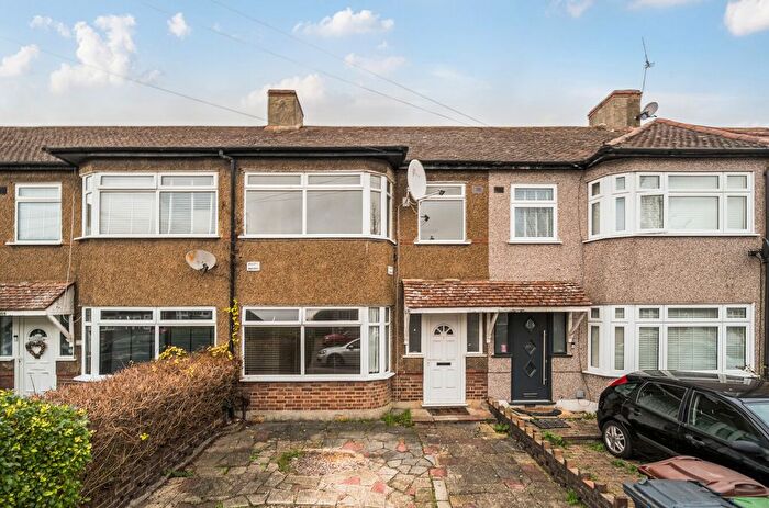 3 Bedroom Terraced House For Sale In Fourth Avenue, Romford, RM7