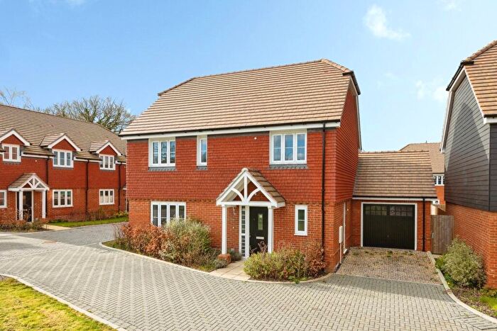 4 Bedroom Detached House For Sale In Hedgeways, Tongham, Farnham, Surrey, GU10