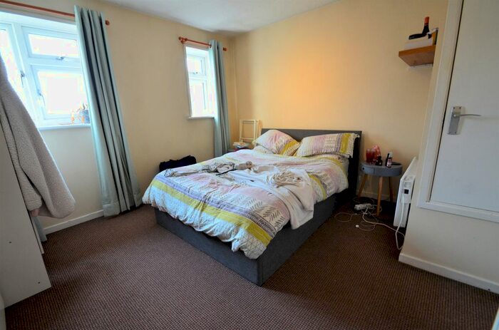 1 Bedroom End Of Terrace House To Rent In Shellfield Close, Staines-Upon-Thames, TW19