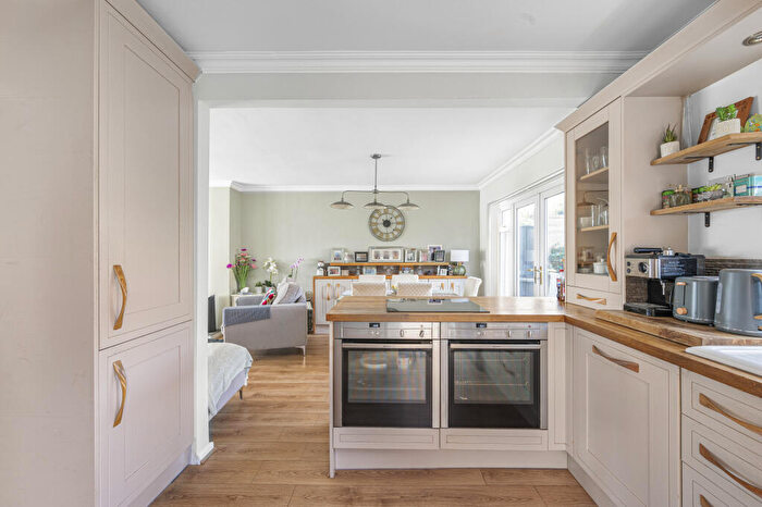 3 Bedroom End Of Terrace House For Sale In Brambletyne Avenue, Saltdean Brighton, East Sussex, BN2