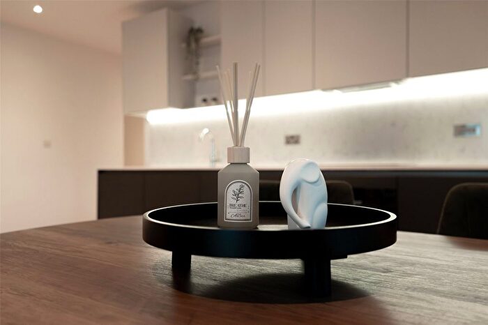 2 Bedroom Flat To Rent In Dantzic Street, Park View, Manchester, M4