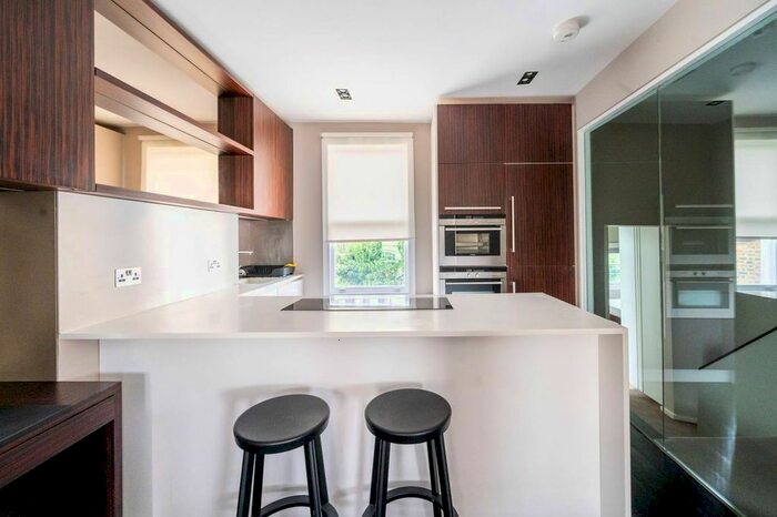 1 Bedroom Flat To Rent In Broughton Road, Sands End, London, SW6