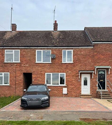 3 Bedroom Terraced House For Sale In Grombold Avenue, Raunds, Wellingborough, NN9