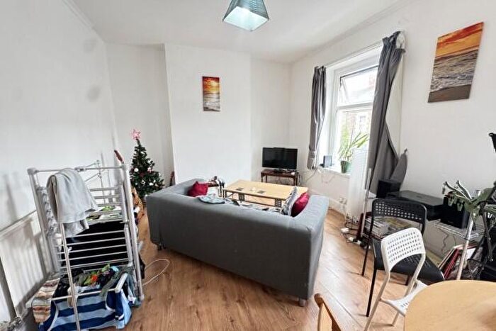 2 Bedroom Flat To Rent In Diana Street Roath, CF24