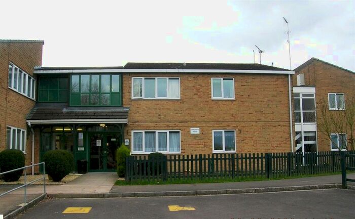 1 Bedroom Flat To Rent In Cricklade, SN6