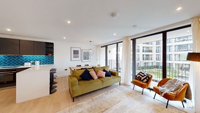 3 Bedroom Flat To Rent In Cremer Street, London, E2