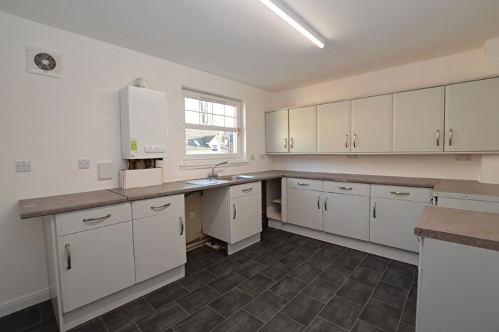 3 Bedroom Flat To Rent In Lemon Terrace, Leven, KY8