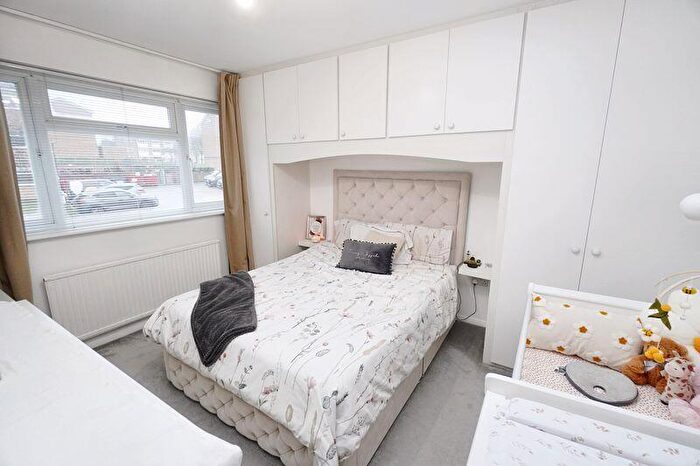 3 Bedroom Semi-Detached House For Sale In East Side, HP13
