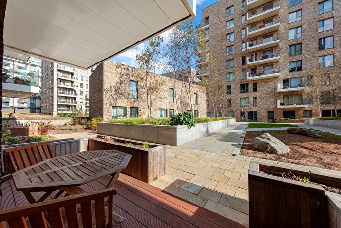 1 Bedroom Flat For Sale In Chandlers Avenue, Greenwich, SE10