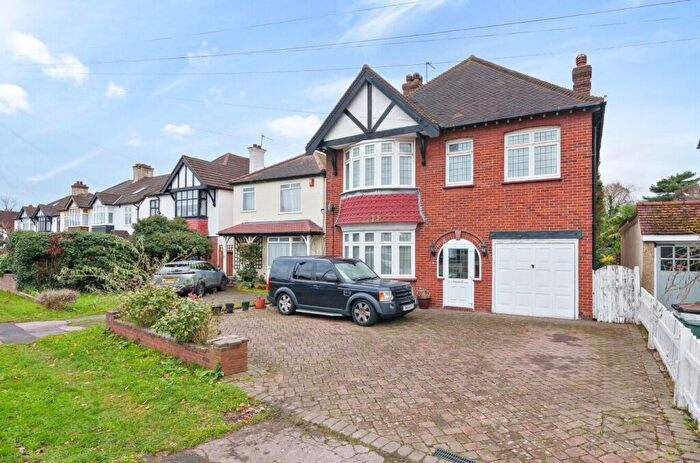 4 Bedroom Detached House For Sale In Chislehurst Road, Petts Wood, Orpington, BR6