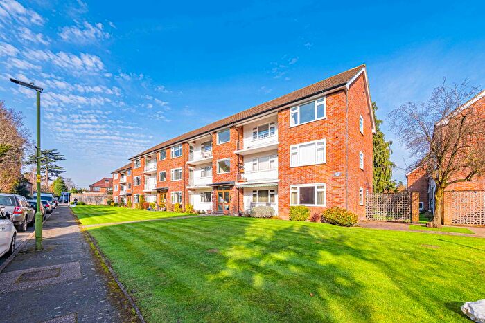 3 Bedroom Flat To Rent In Herga Court, Stratford Road, Watford, Hertfordshire, WD17