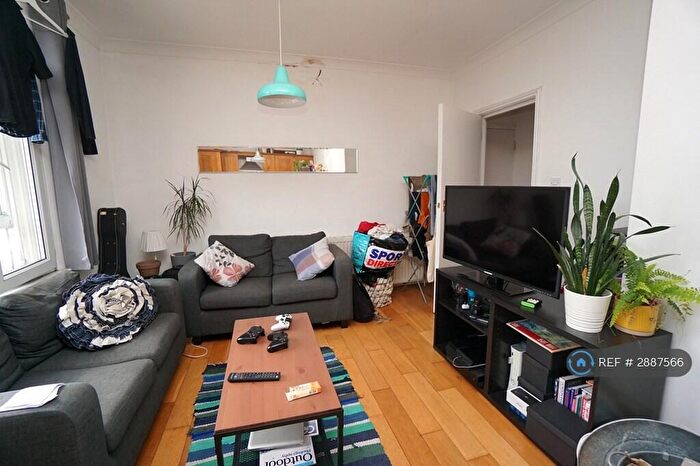 2 Bedroom Flat To Rent In Archway Road, London, N6
