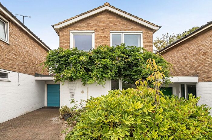 4 Bedroom Link Detached House For Sale In Tulip Tree Close, Tonbridge, TN9