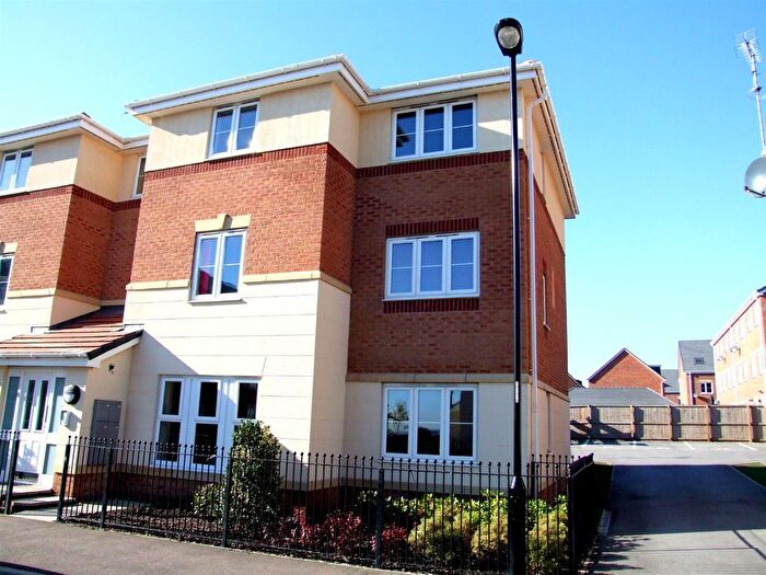 2 Bedroom Flat To Rent In Doveholes Drive, Handsworth, Sheffield, S13