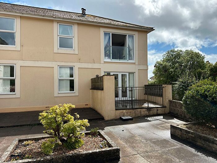 2 Bedroom Flat For Sale In Petitor Road, Torquay, TQ1