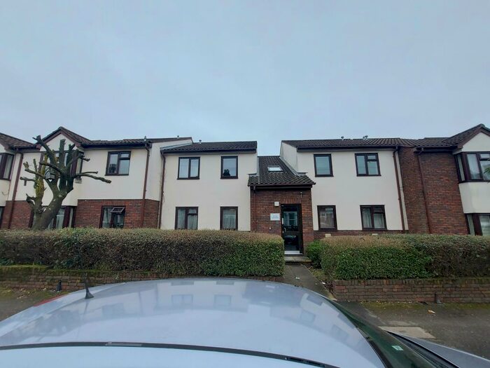 2 Bedroom Flat To Rent In Cairo Road, Walthamstow, E17
