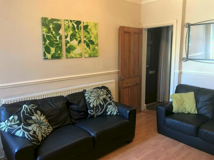 3 Bedroom House To Rent In Coulson Road, Lincoln, LN6