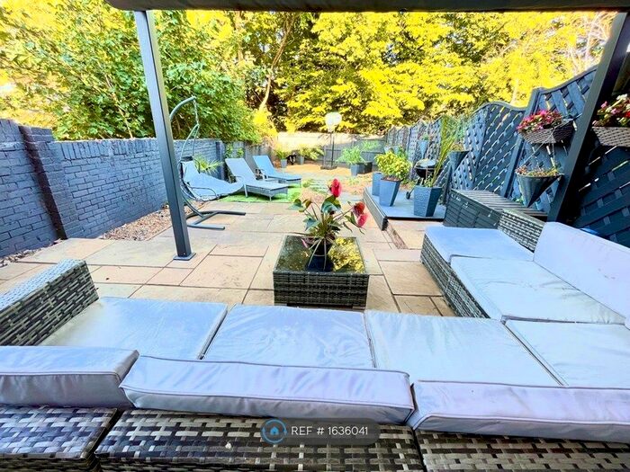 4 Bedroom Semi-Detached House To Rent In Woburn Close, Stevenage, SG2