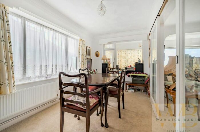2 Bedroom Detached Bungalow For Sale In Old Fort Road, Shoreham-By-Sea, BN43