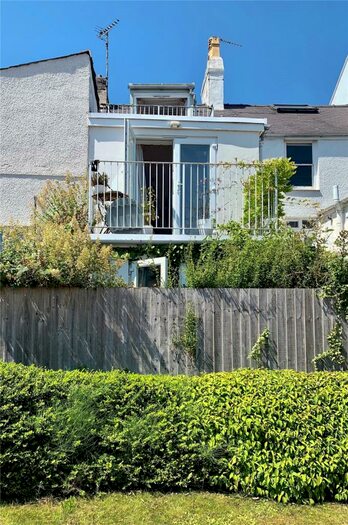 4 Bedroom House To Rent In Garth Road., Bangor, Gwynedd, LL57