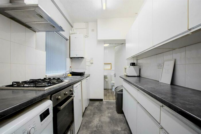 6 Bedroom House To Rent In Teignmouth Road, Birmingham, B29