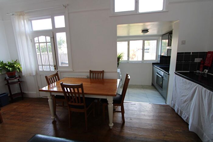 4 Bedroom Terraced House To Rent In Tooting Broadway, SW17
