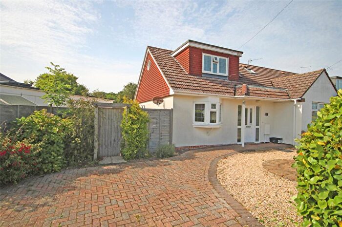 2 Bedroom End Of Terrace House For Sale In Beechwood Avenue, New Milton, Hampshire, BH25