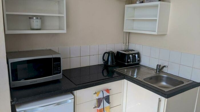 Studio To Rent In Greenheys Road, L8