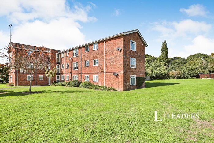 2 Bedroom Flat To Rent In Whimbrel Court, Curlew Road, Mudeford, BH23