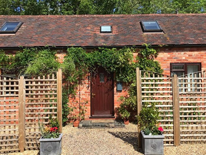 3 Bedroom Barn Conversion For Sale In Ullenhall Lane, Ullenhall, B95