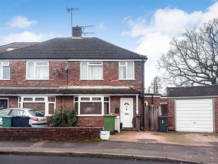 4 Bedroom Property For Sale In The Coronet, Horley, RH6